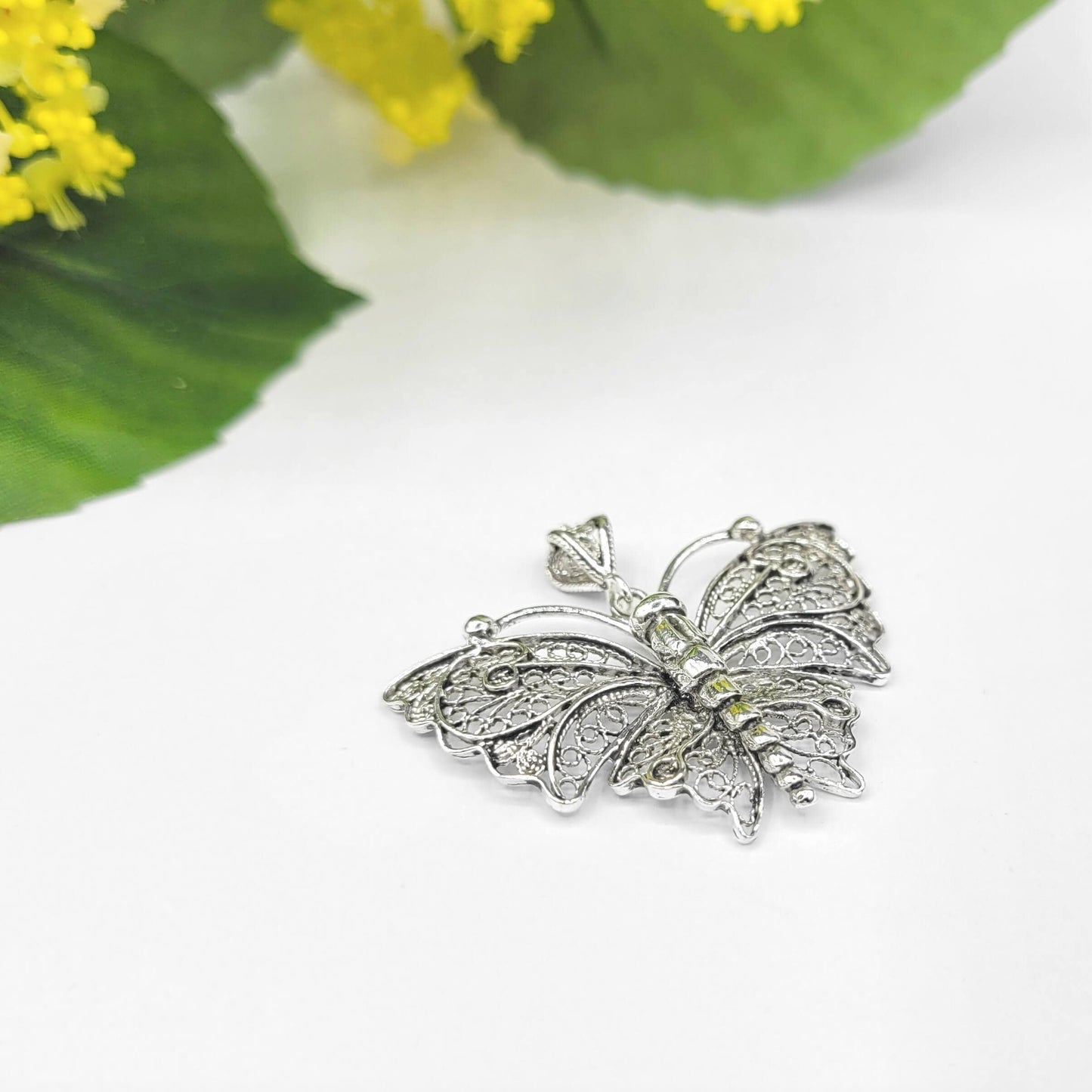 Filigree Art Butterfly Figured Women Silver Pendant Necklace
