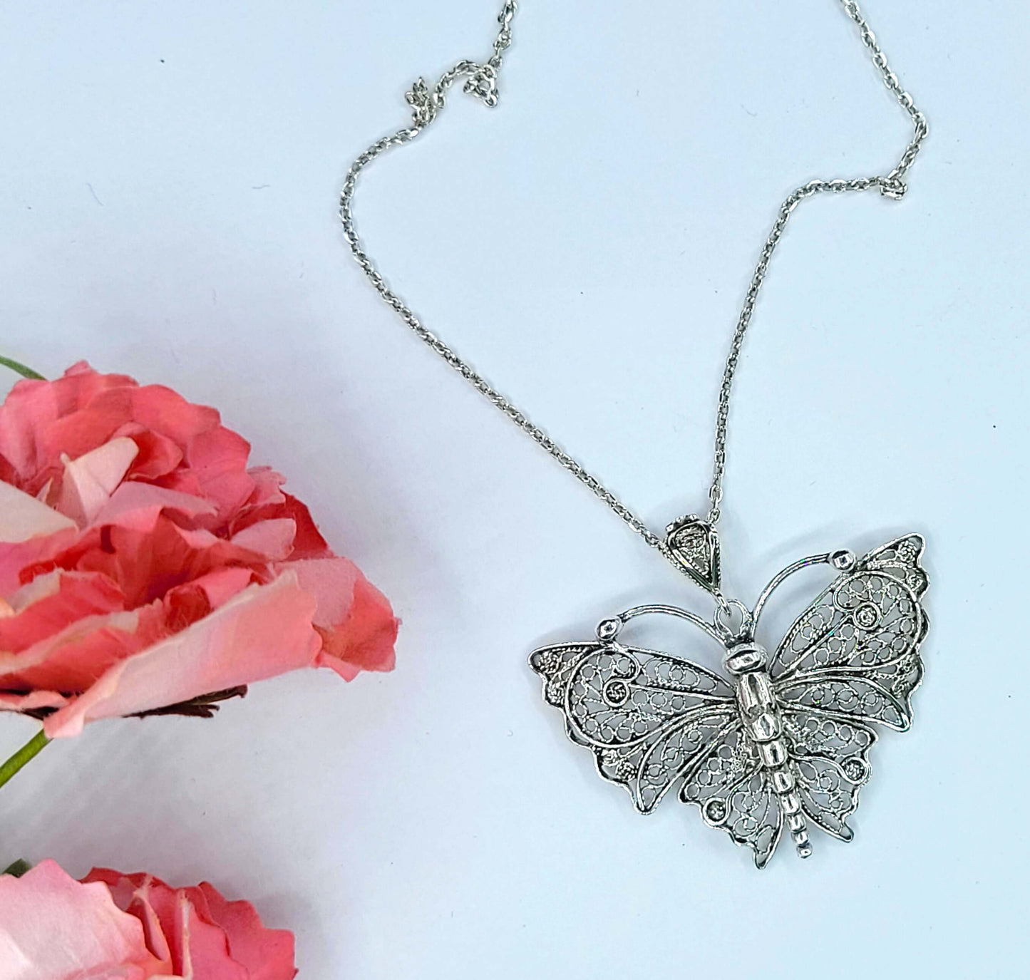 Filigree Art Butterfly Figured Women Silver Pendant Necklace
