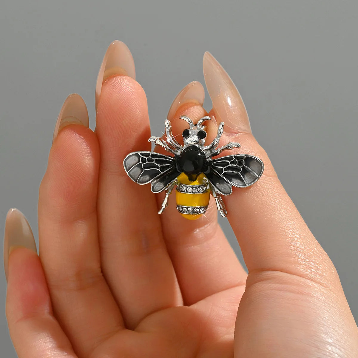 1PC Women's Fashion Trend Personalized Imitation Pearl Bee Brooch Pin