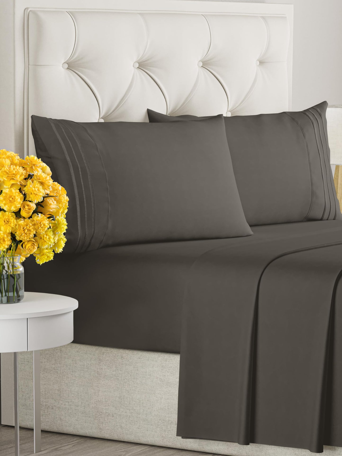 Queen Size 4 Piece Sheet Set - Comfy Breathable & Cooling Sheets - Hotel Luxury Bed Sheets for Women & Men - Deep Pockets, Easy-Fit, Extra Soft & Wrinkle Free Sheets - White Oeko-Tex Bed Sheet Set