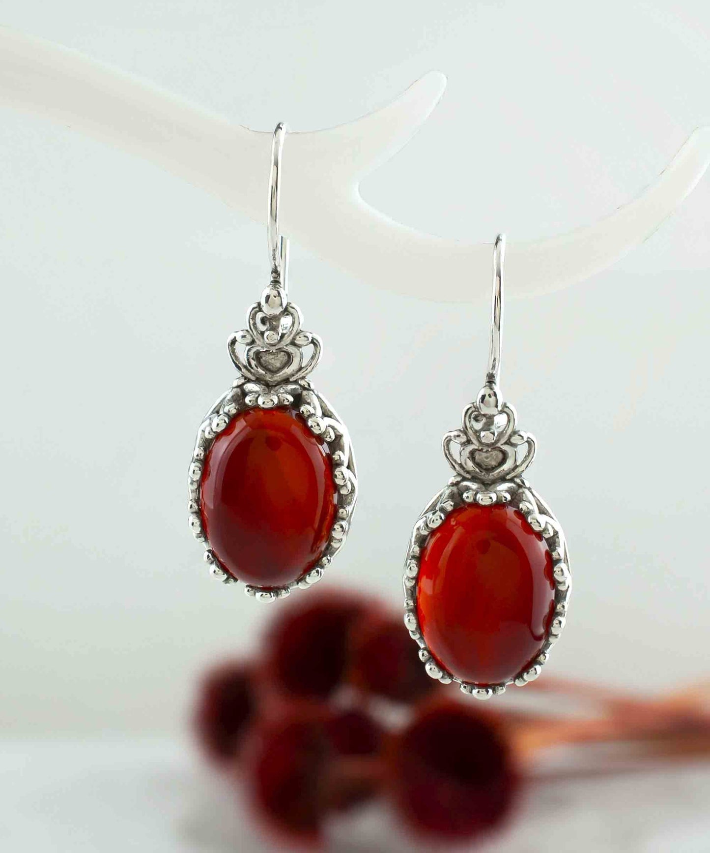 Filigree Art Carnelian Gemstone Crown Figured Women Silver Oval Drop