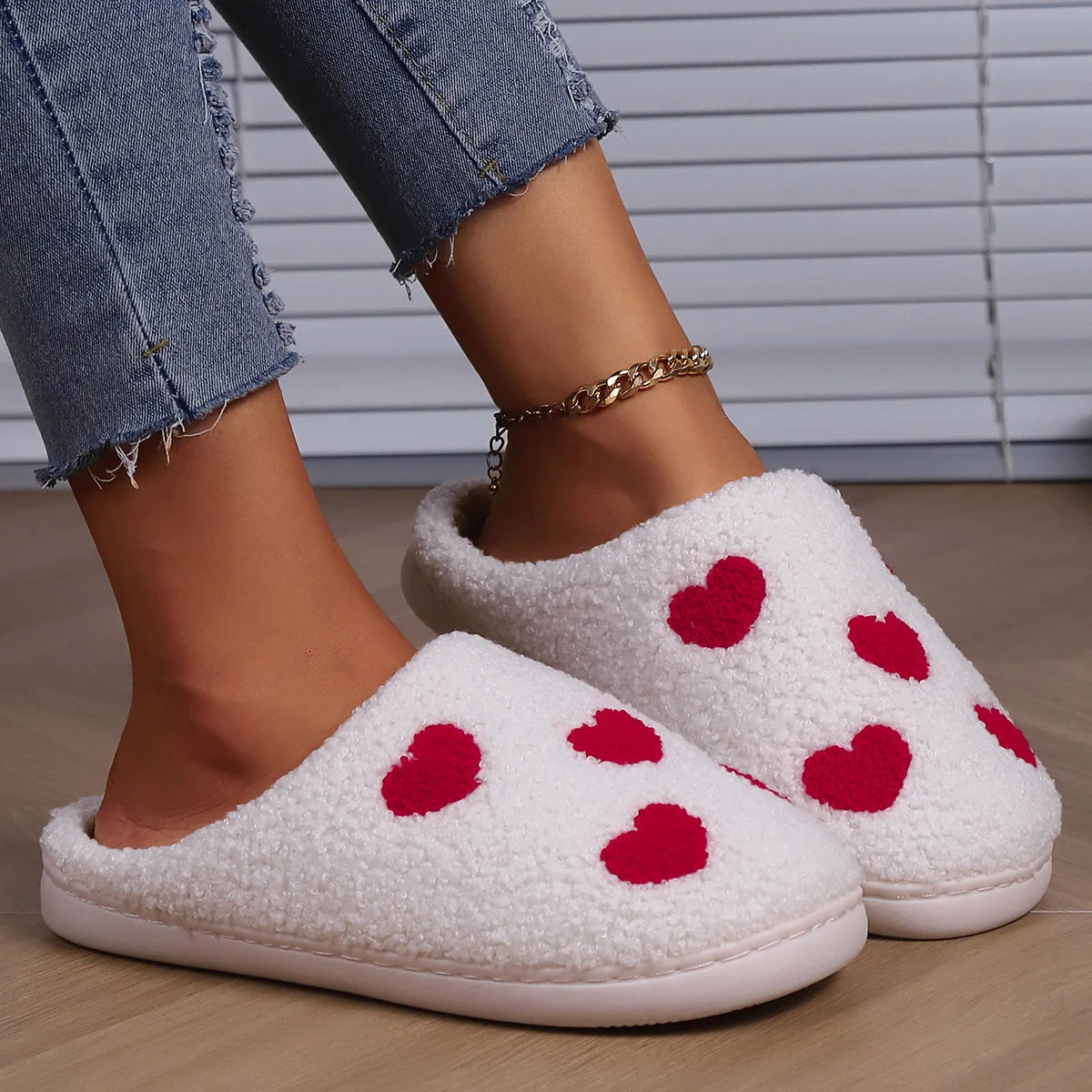 Love Plush Winter Slippers for Women 2023 Furry Platform Shoes Ladies